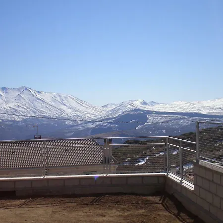 Holiday home Navaquesera Mirador De Gredos